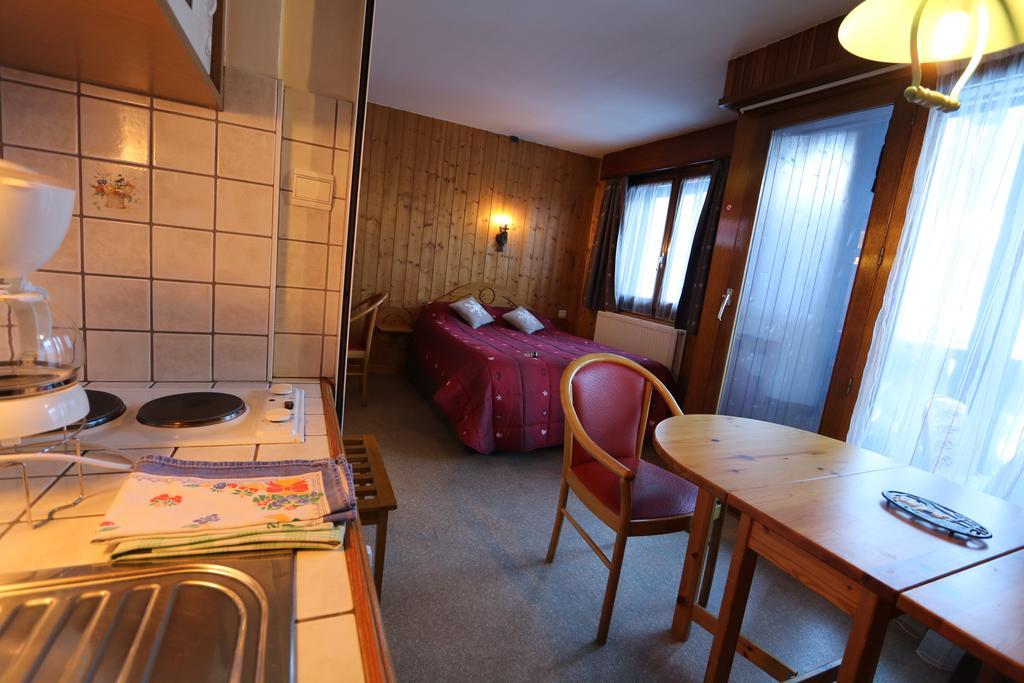 Chris-Tal Hotel Les Houches Bagian luar foto